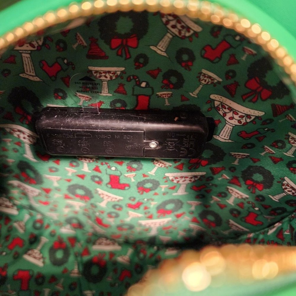 Loungefly Peanuts Snoopy Woodstock Christmas Wreath Light UP Crossbody Bag NEW - Picture 9 of 11